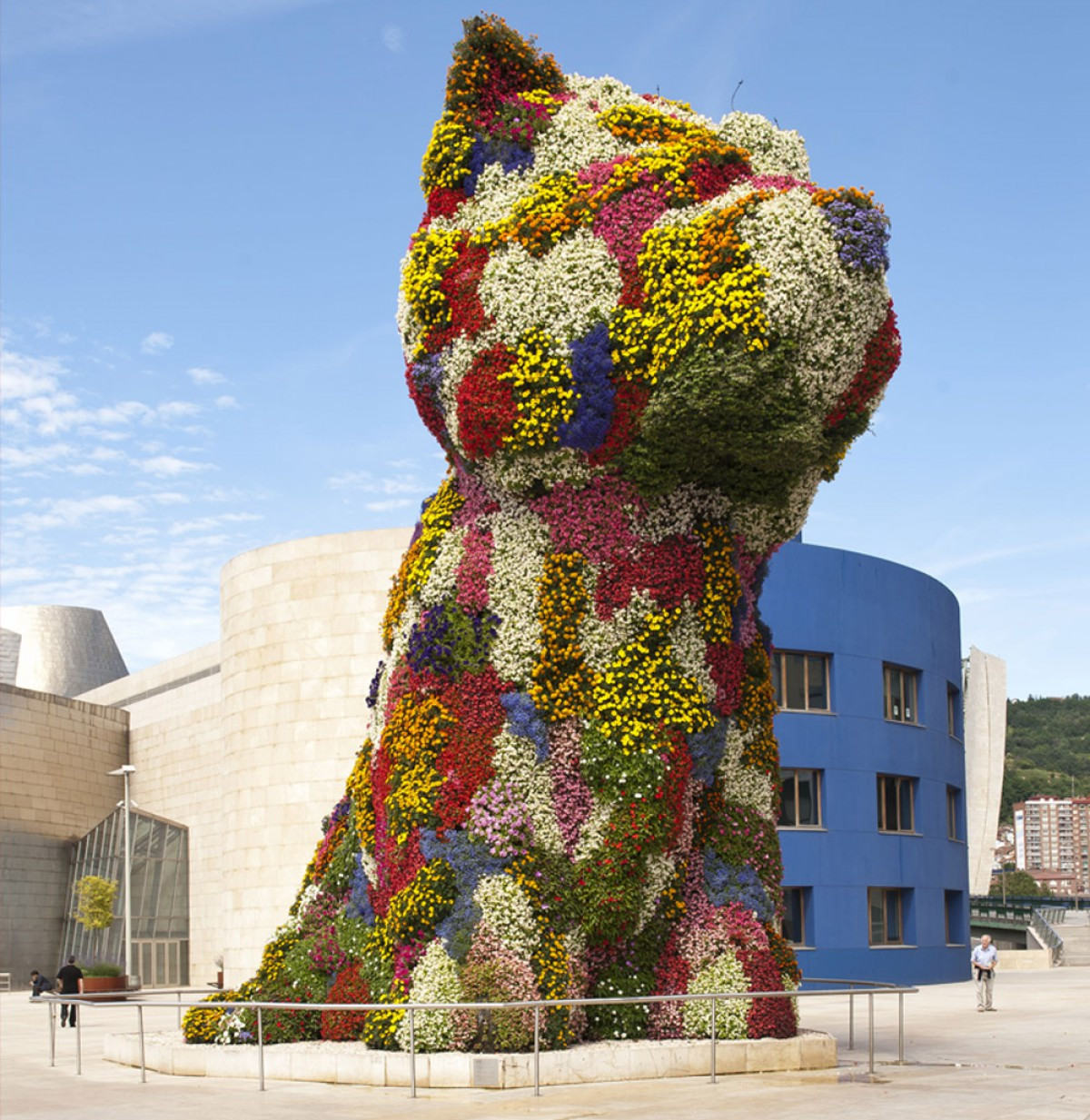 PUPPY BY JEFF KOONS IN BILBAO