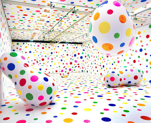 YAYOI KUSAMA, DOTS OBSESSION (2000)