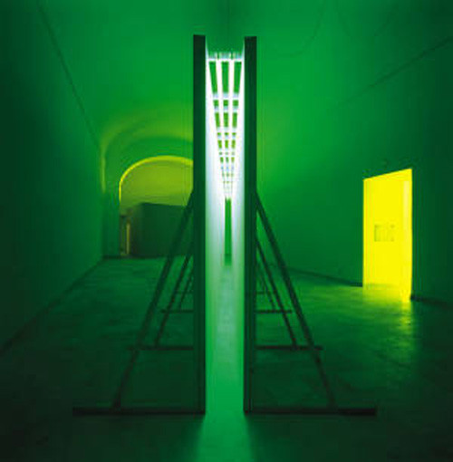 BRUCE NAUMAN, GREEN LIGHT CORRIDOR (1970)