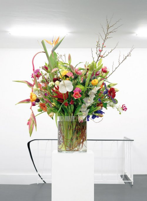 BOUQUET V (2010), BOEKET SAMENGESTELD UIT<br>VIJFENNEGENTIG VERSCHILLENDE SOORTEN BLOEMEN